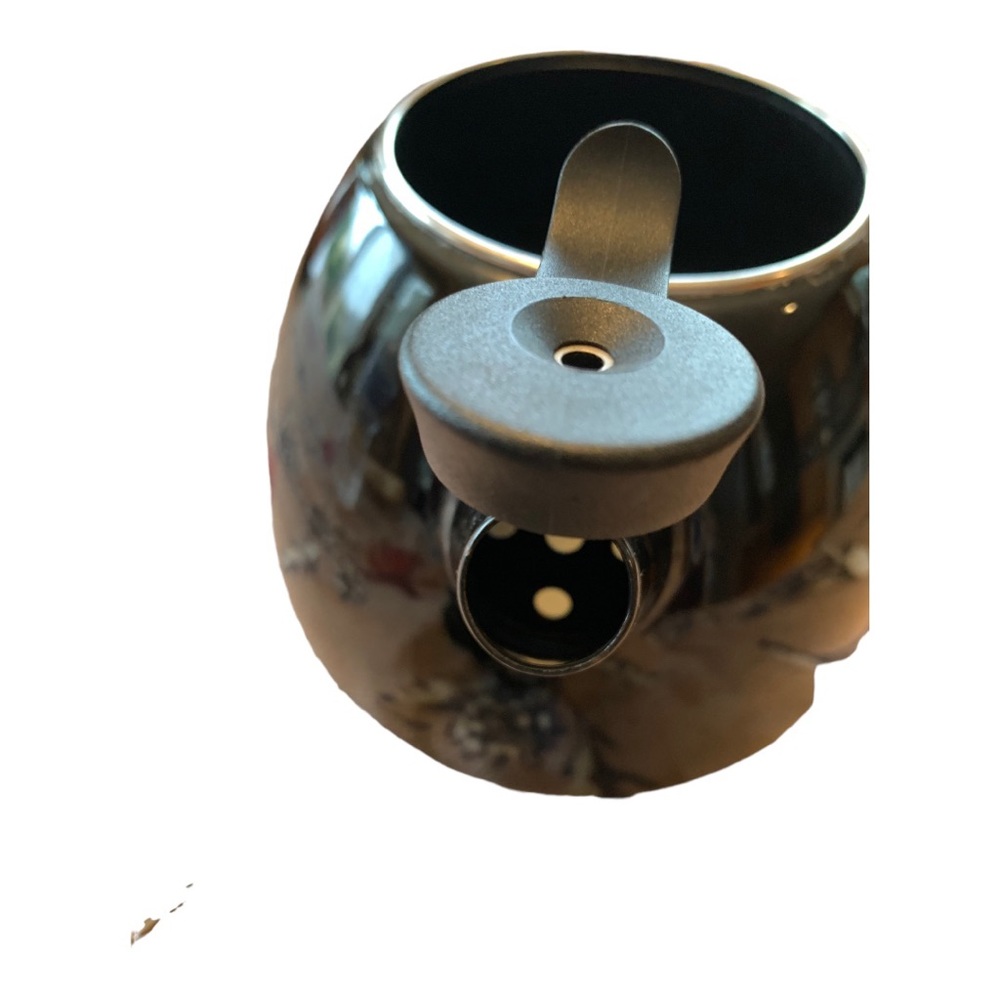 Le Creuset Enamel-on-Steel Halo 1-1/2-Quart Teakettle, Black New - Picture 8 of 9